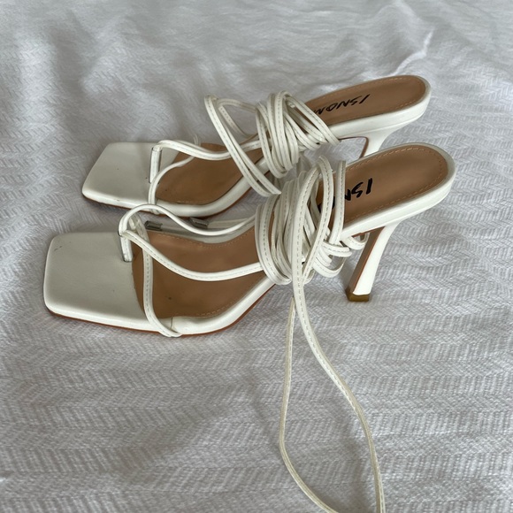 White Lace-up Sandals - Picture 3 of 5